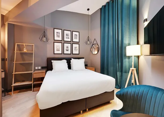 Charming -2p- Auteuil, Cleaning Included *